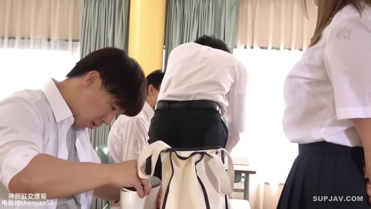 超美女神 要求两个大鸡巴同时捅她 实在是太舒服了 番号：DASD- 女优：蘭々