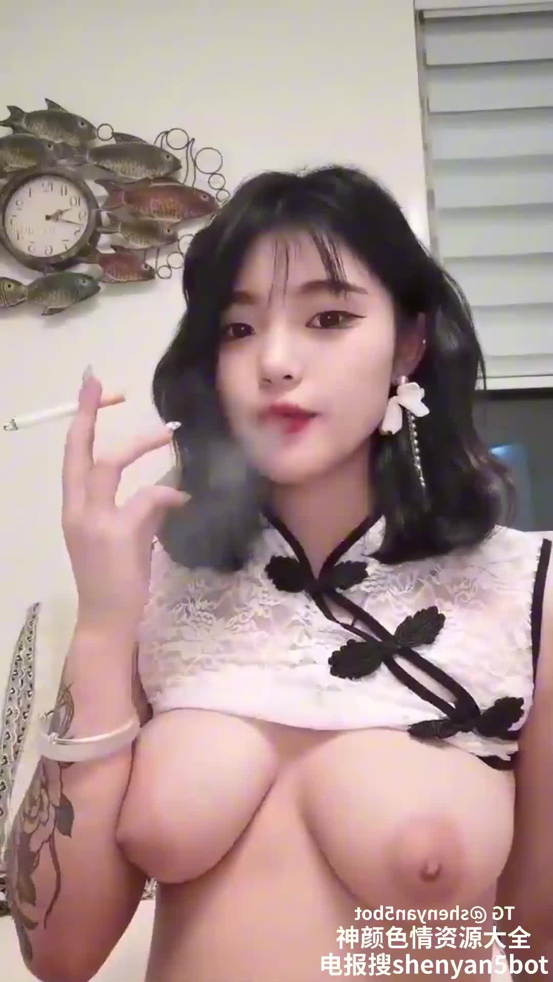 #巨乳 花腿G奶爆乳骚货甩奶舞极致诱惑木瓜奶乳晕色气满满