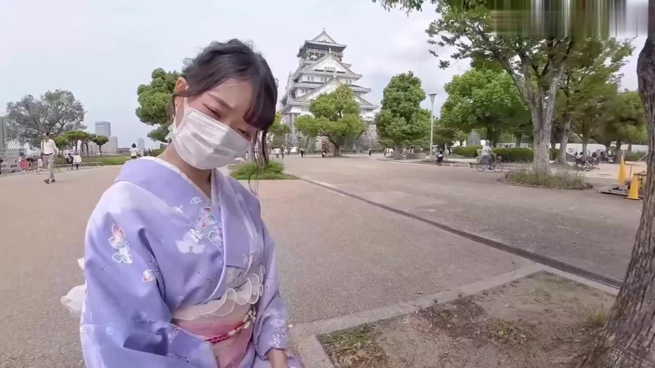 #Ellie有妇之夫在日本搭讪和服少妇反被勾引到公共厕所吃鸡，性欲起来直接压到洗手池上后入猛操，最后精液全部射进骚穴留作纪念#和服 #露出 #内射 #口交