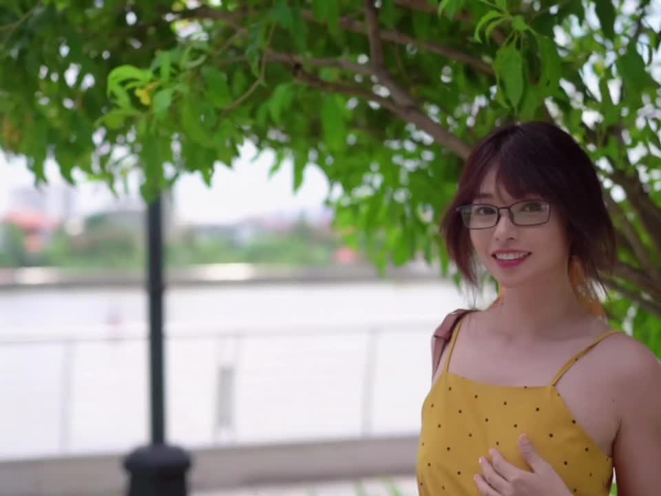 十个眼镜九个骚，还有一个特别骚，我们班的学习委员，说要带我去公园给我补习一下课外知识