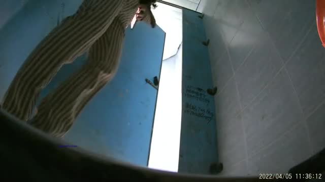 女厕近距离偷窥 几个美女御姐的极品小嫩鲍