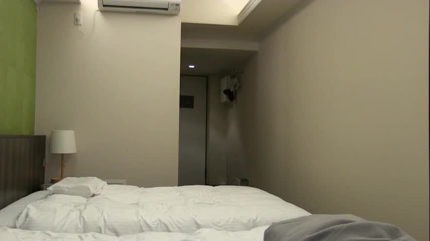 【极品约啪??日版探花】约操身材不错的援交学生妹小美女 逼紧人骚 各种姿势爆草抽插 年纪轻轻叫床嗲嗲的够骚够劲 五星好评 #偷拍