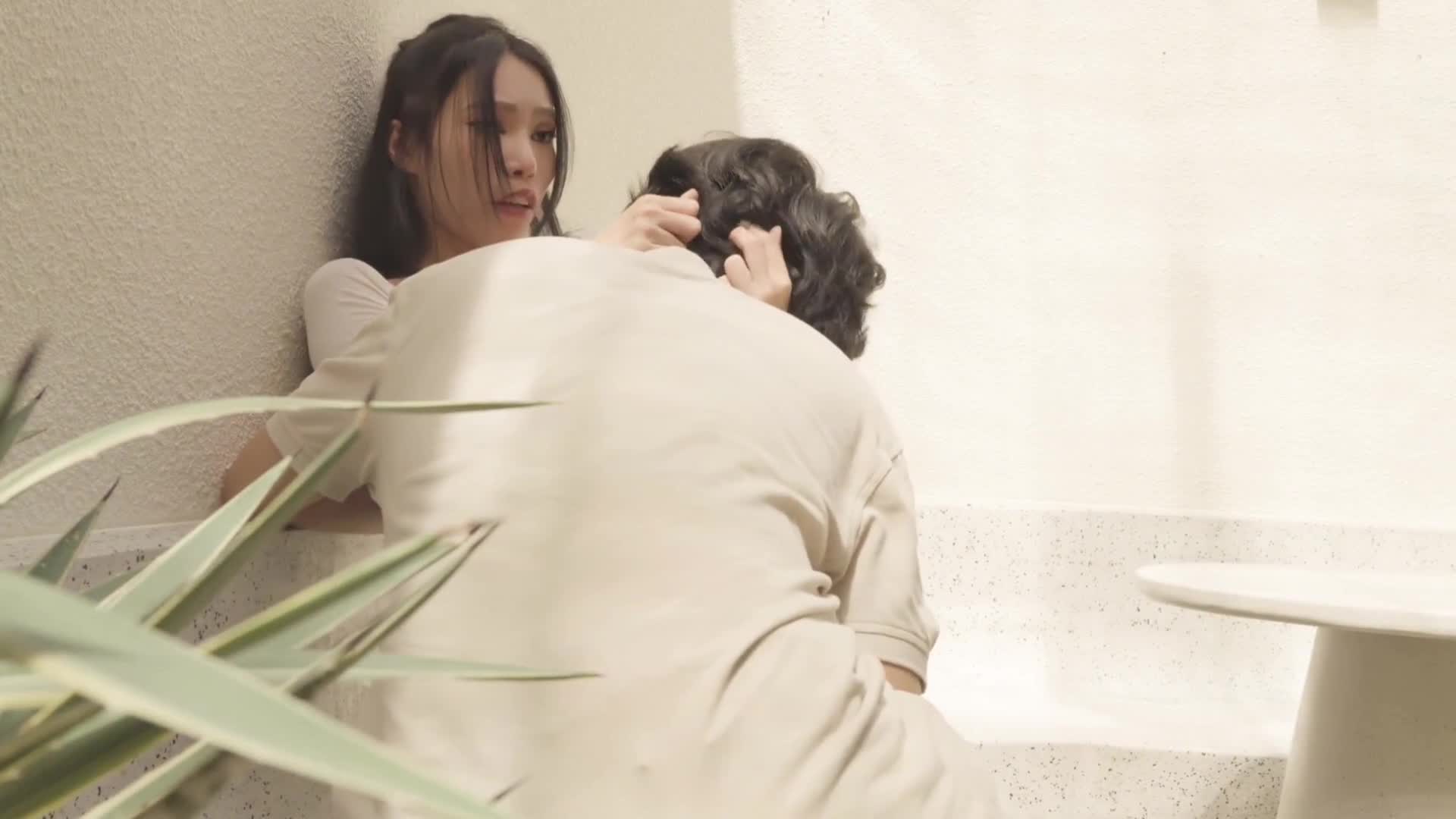 #miuzxc富人的精液容器 大奶女神陪金主度假 捏着奶子连续内射嫩穴#巨乳 #浴室play #爆操 #内射