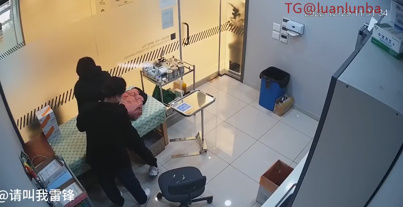 【摄像头破解】好多女病人撅着屁股打针