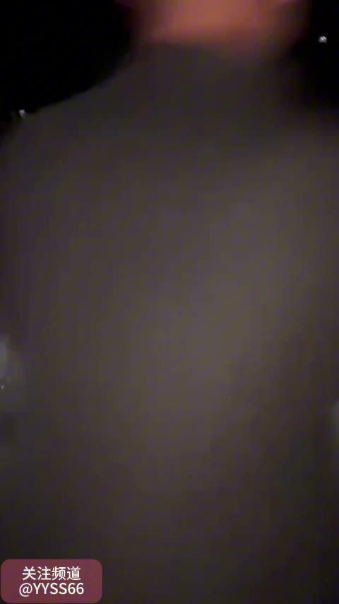 红发小美女街头被一群小混混胁迫_强行脱光光拍她的嫩鲍鱼#强行露出 #胁迫 #嫩逼