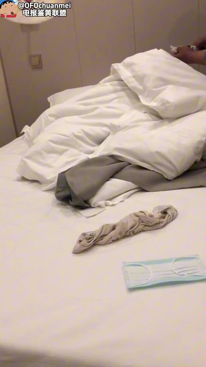 #女友 #绿帽 #迷奸 叫上朋友一起灌醉迷奸朋友的漂亮女友