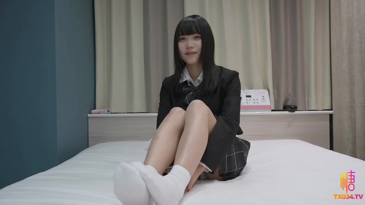 #FC2清纯小萝莉初次体验性爱超敏感体质AV棒一碰就高潮上位侧入各种姿势狂操（上）