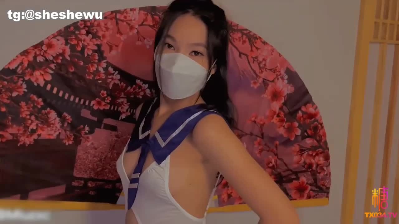 #小米【中出内射】穿学生制服自慰被发现主动给哥哥足交被大肉棒狂怼后内射