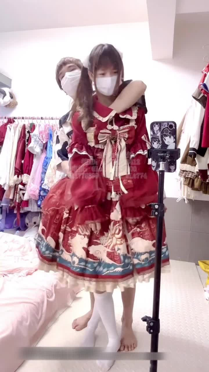 #超可爱 的 #LO裙 #小女仆 来咯 轻 #花嫁 #白丝 #LO娘 主动上位骑乘 人前乖乖女人后小狗 用小穴温暖爸爸的大鸡巴