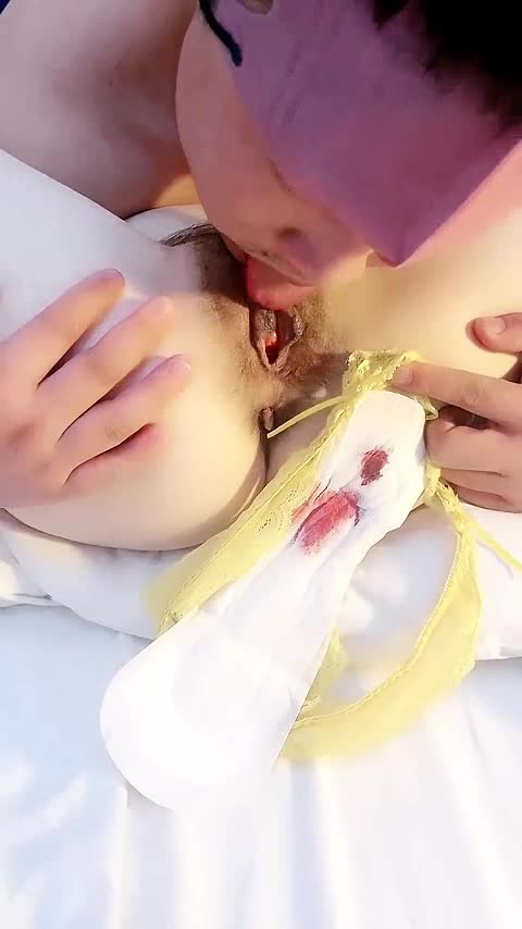 #春药 #催情 #肛交 #口交 两个熟女吃完药随便操 风骚上头惨遭大哥爆菊