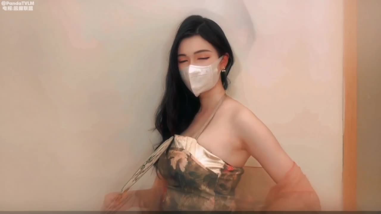 #反差 #印象足拍 #女神 极品身材少女下海为大家服务 粉乳丰满诱人 白虎一线天 女上骑射 真好看啊 一笑倾城容貌