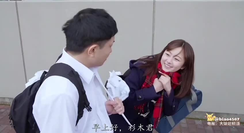 #萝莉 #反差 可爱萝莉系女主帮他说话，被一个个轮番强奸，大家想操就操，后来当着男主面强奸，还让她给男主操，男主居然勃起了，强奸片中比较经典的作品