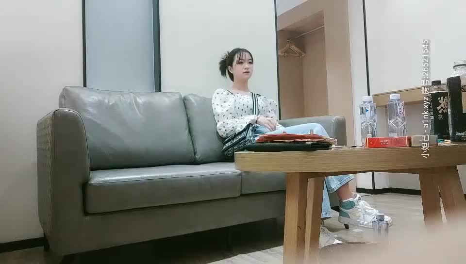 91沈先生04-13五官精致小网红