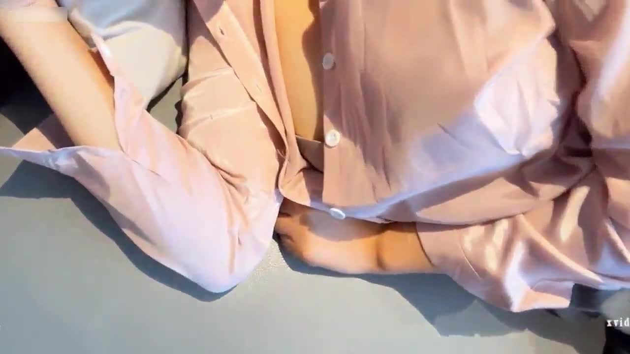 房产女销售故意勾引让客户的大肉棒慢慢的调教，掀起性感包臀裙直接后入