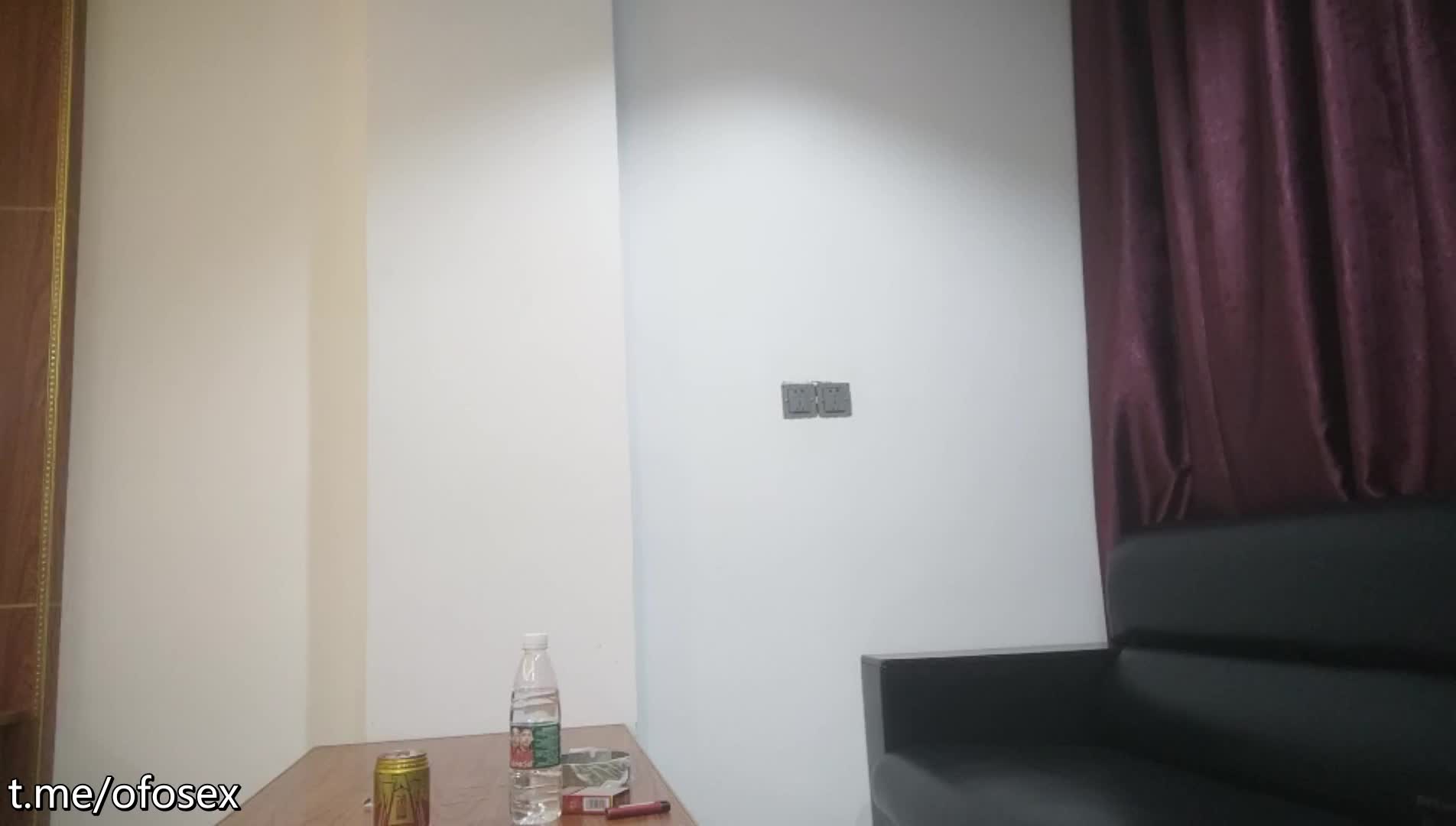 【#老马探花】攻略女技师，按摩完约到酒店操逼，双腿肩上扛爆操，扶着大屁股后入