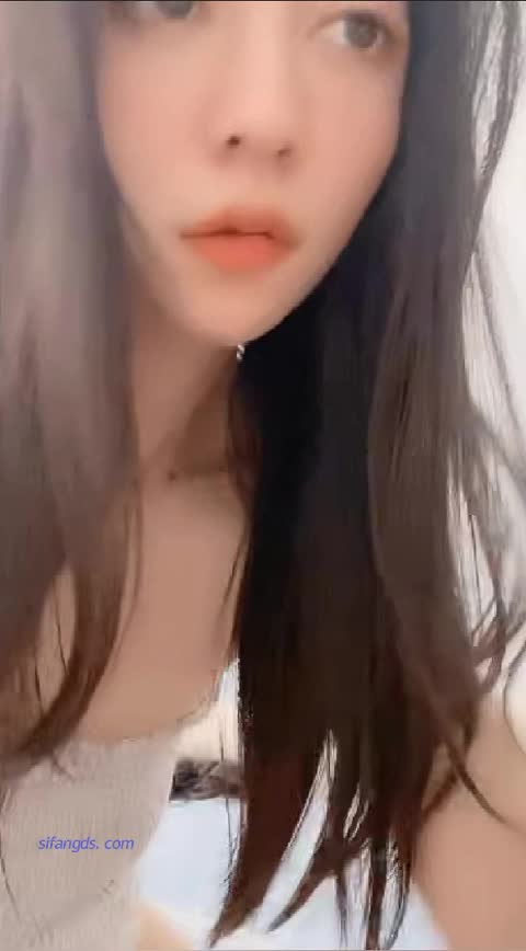 超清原画【内容简介】：高端裸聊陪玩一对一群聊 御姐萝莉良家都有 自慰特写大秀 这期有大奶妹子 全程配合指挥 表情骚 各种姿势诱惑 吐舌头玩口水 等等！ 非常给力 打飞机必备！（大部分每部10分钟左右，收藏佳#偷拍   #录屏  #裸聊#1v1）