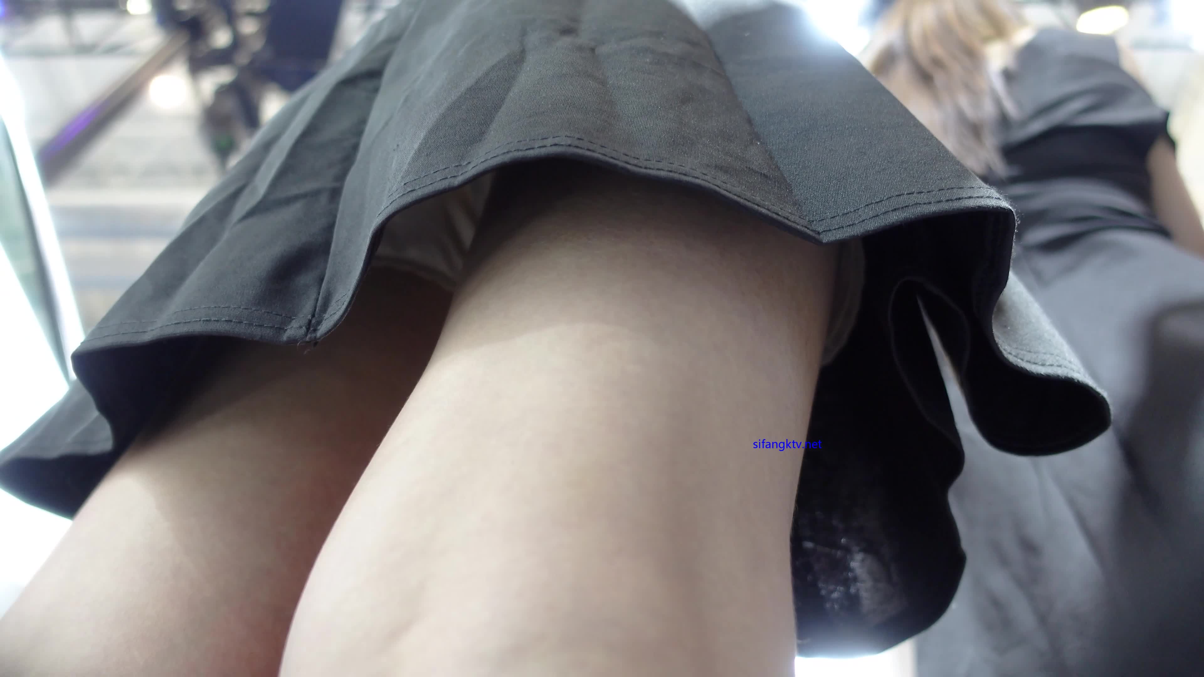 #偷拍 #抄底  #CD #热空气车展车展抄底 模特抄底