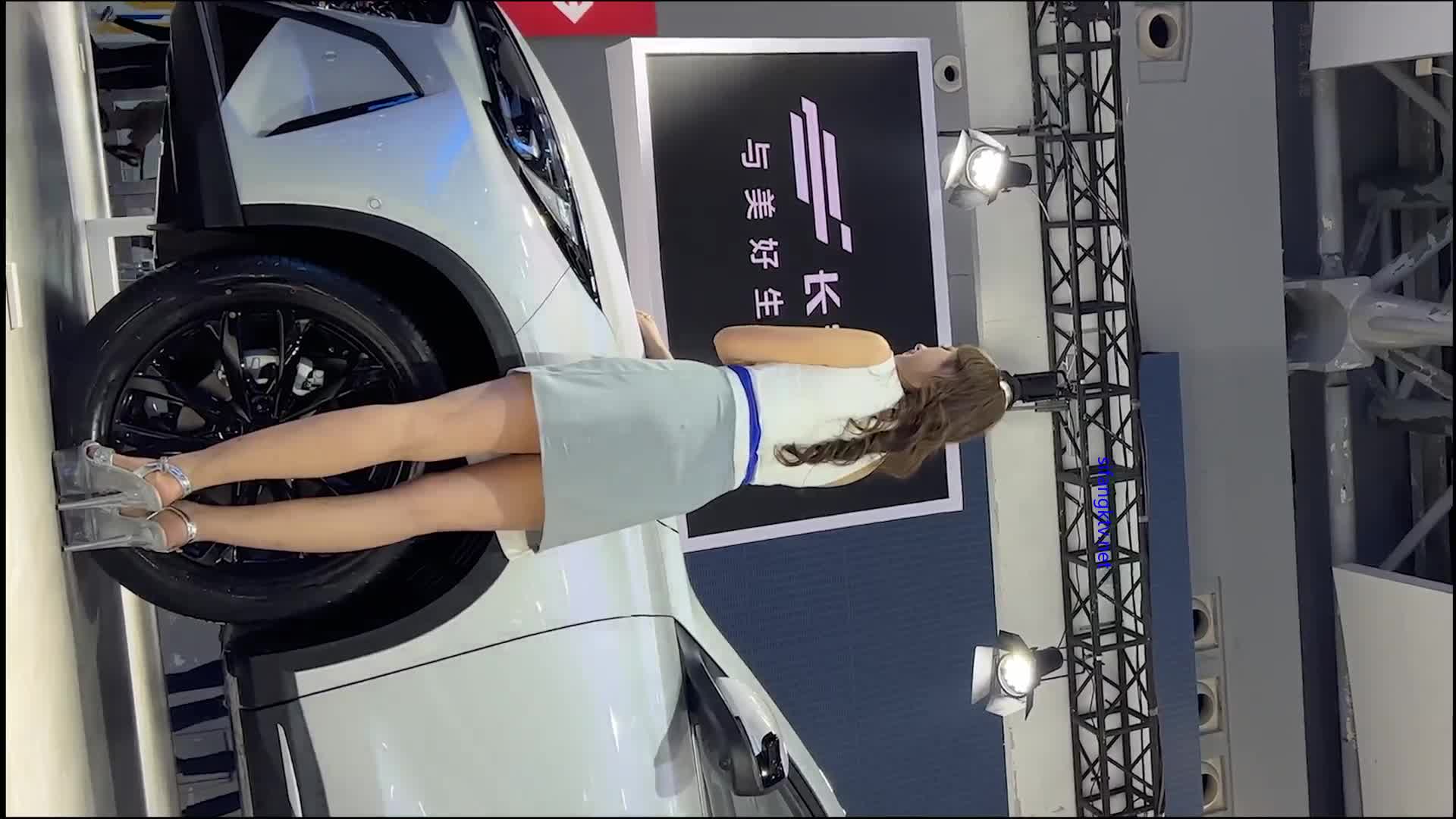 #偷拍 #抄底  #CD #车展 车展 抄底女神车模 美女主持裙底风光