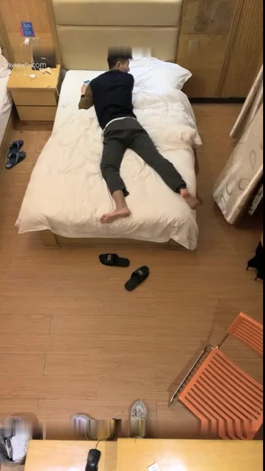 网红91阴 CDTP公告小伙打牌赢钱后到酒店花了600元狂操包臀短裙性感美女技师,2人有说有笑的,美女不仅被干了还被男的偷拍了过程! 转发获取私密群