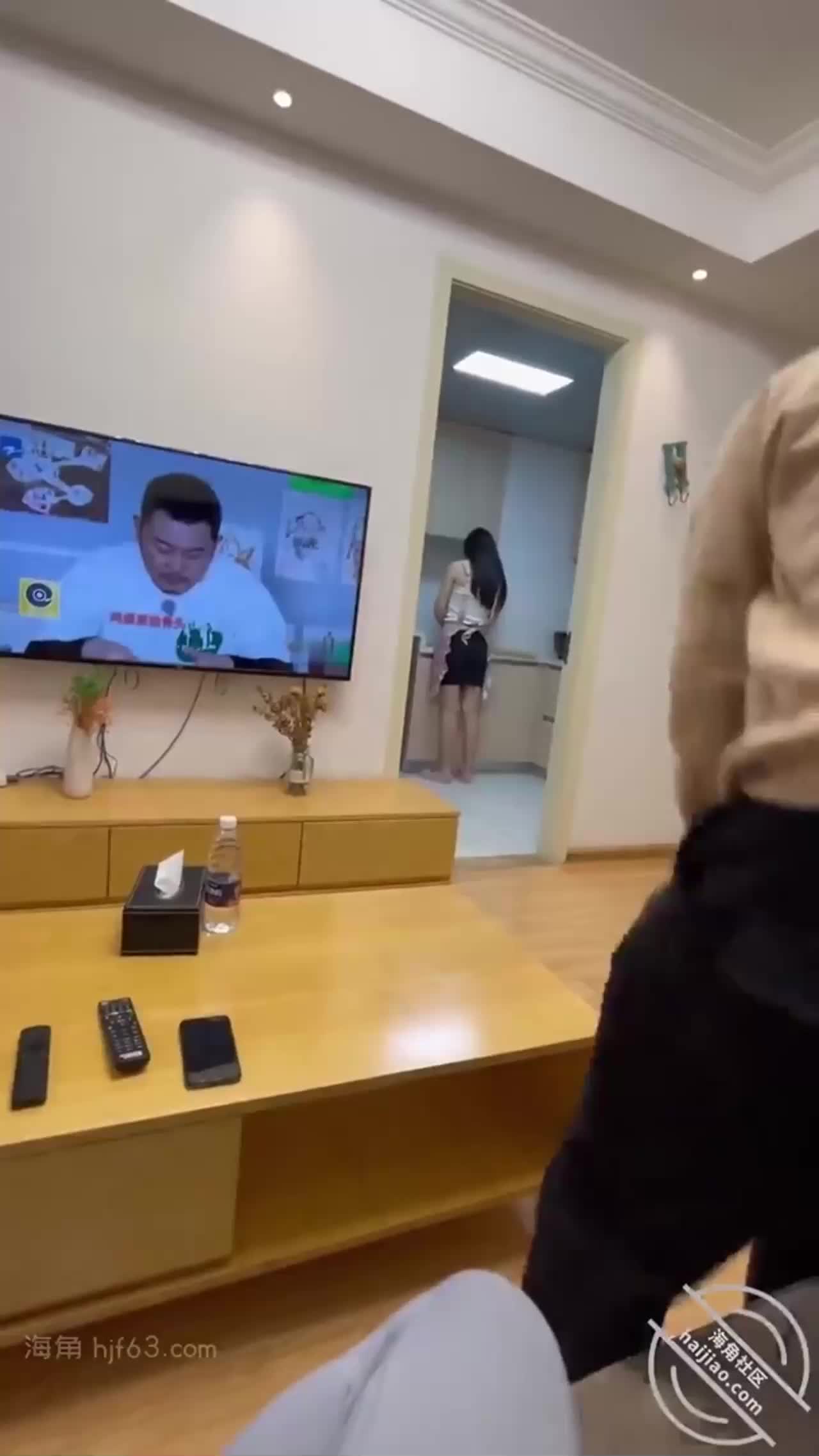#舔阴 #偷情 #狂插 #后入绿帽精选单男是工地瓦工战斗力异常惊人狠干老婆5次中途老婆做饭都要扯掉老婆内裤从后面继续交配