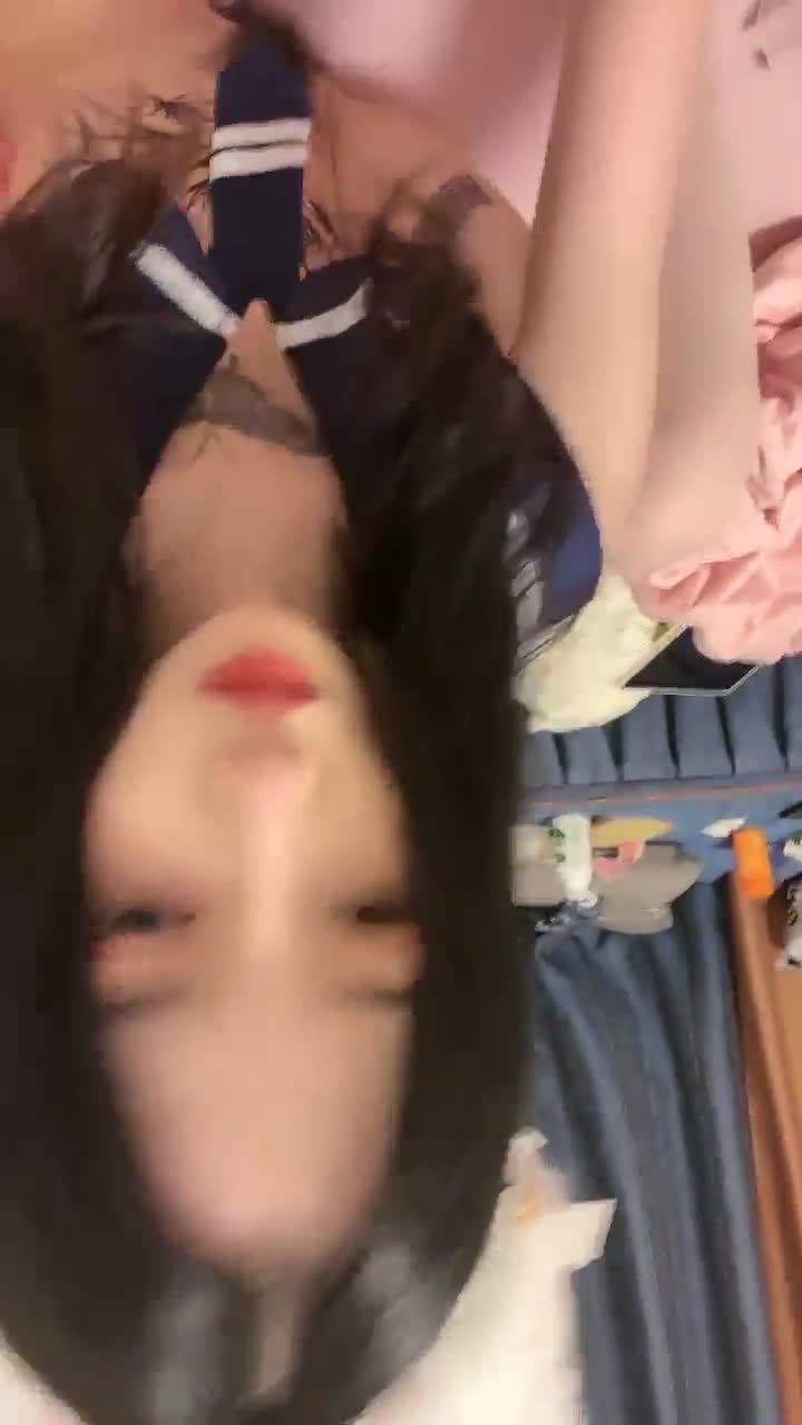 【#小蝴蝶会飞】顶级校花女神 裸舞诱惑~道具狂插~翻白眼！