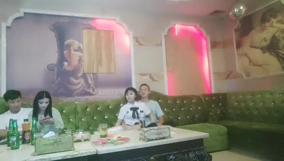 【歌厅探花陈先生】今夜学生妹主题清纯JK小萝莉沙发后入抱起大腿狂啃老哥真饥渴 #国产️ FC2PPV系列|高清无码