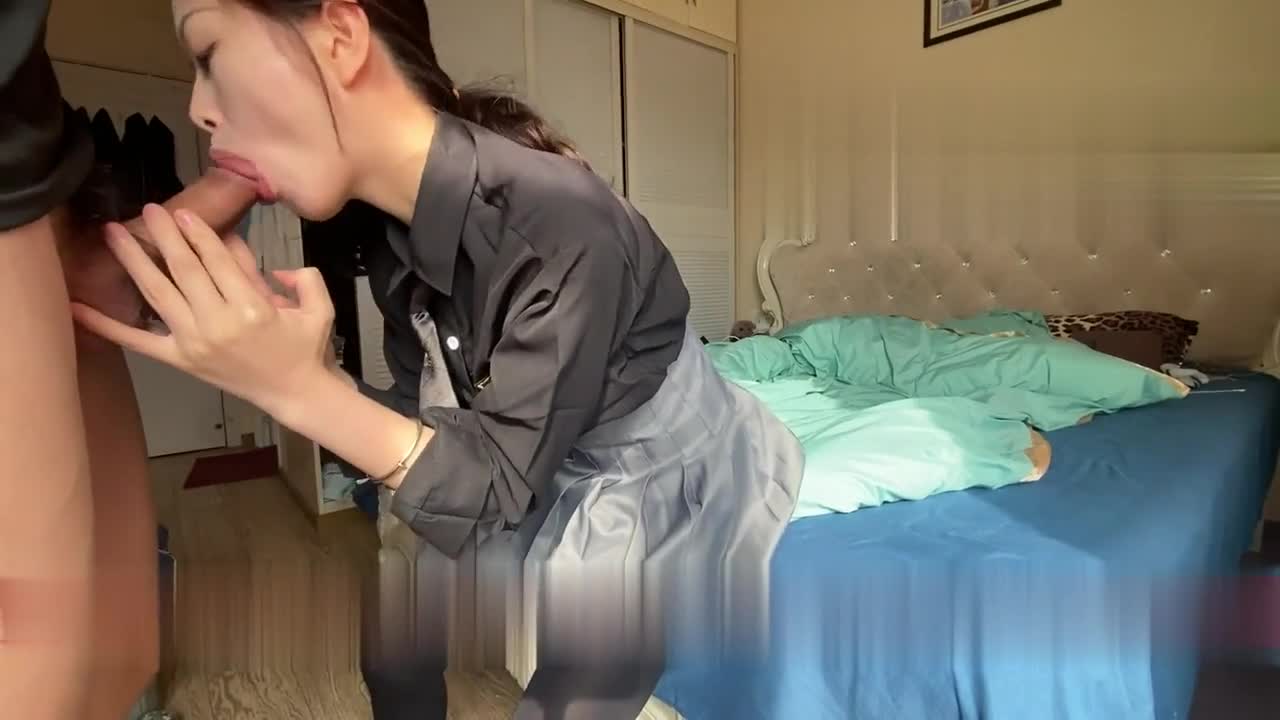 北京小伙微信约JK制服艺校兼职外围女极品无毛白虎逼口爆吞精 #国产️️ 精选频道推送