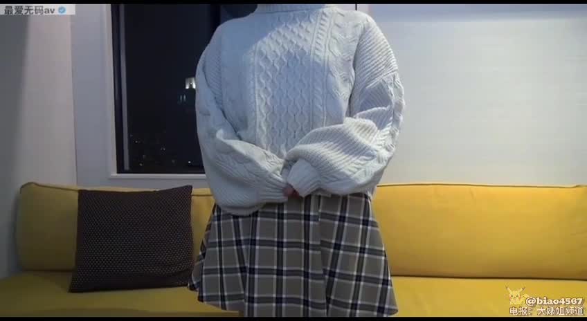 极品短发精神小妹，比当红短发女优 葵司还漂亮，性格温柔，含羞带笑，有很多粉穴特写，男优很爱她的粉穴，舔穴了好几次，圣诞‍装 很美 #无码 #fc2 #内射