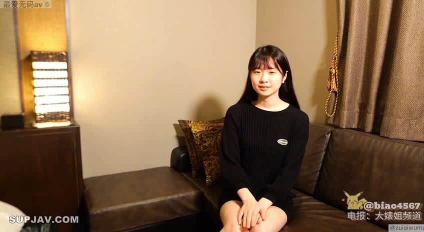 挺乖挺可爱的萝莉型白虎妹子，被无套内射 #fc2 #无码 #萝莉