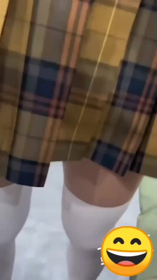 #淫语 #淫叫 #骚逼 #挑逗 #骚货女儿为了给男朋友买双球鞋跪在地上吃我的鸡巴舔一下给一百块