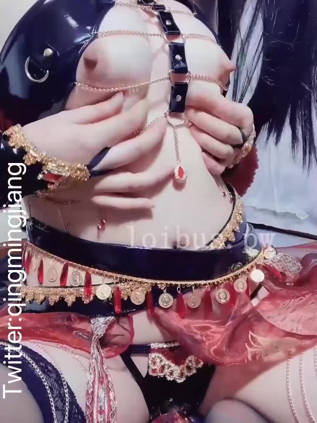 #自慰 #偷拍自拍 #素人 #无毛粉嫩白 #业余真实骚货捆绑自己自慰插逼