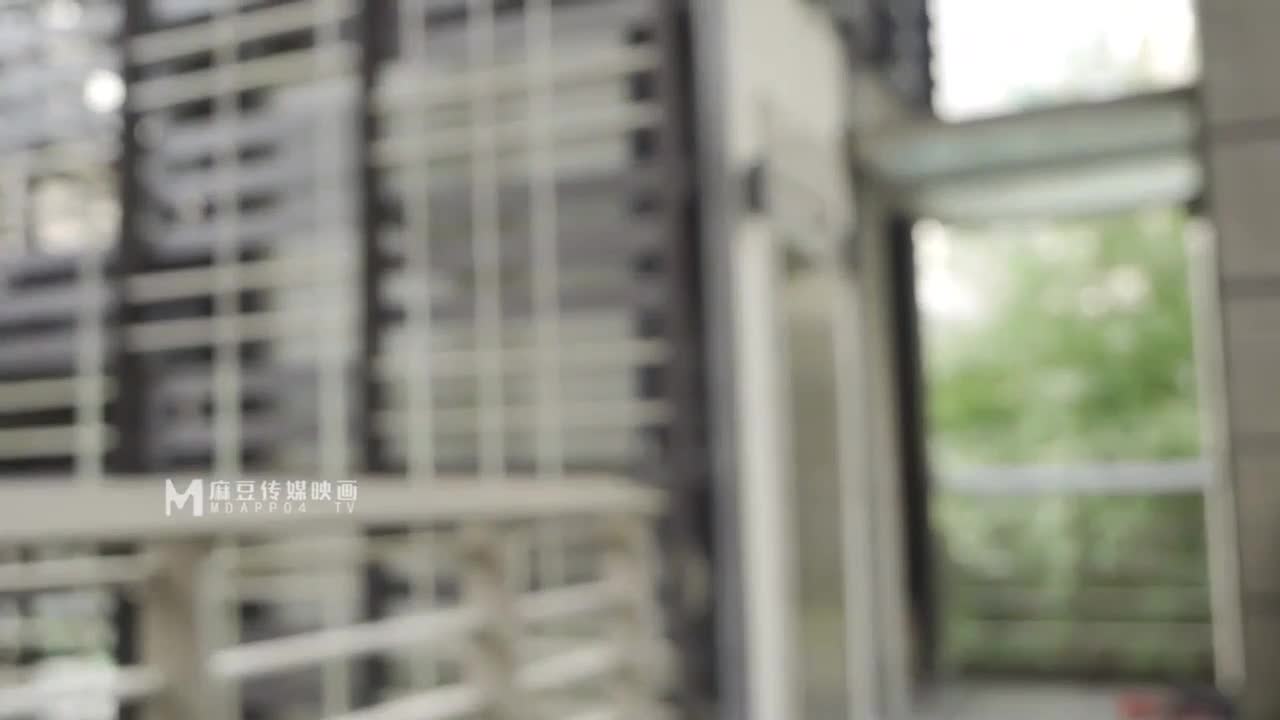 #鬼父 #国产剧情 #多人运动 #白虎 #射精MD0257单身鬼父同好会侄女们的肉体交流