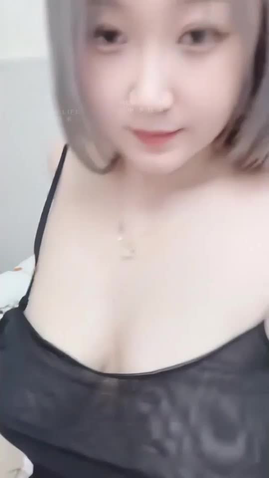 #巨乳 #偷拍自拍 #素人 #业余真实 #丝袜B站网红伊犁集团董事长颜值美女高价福利泄密流出
