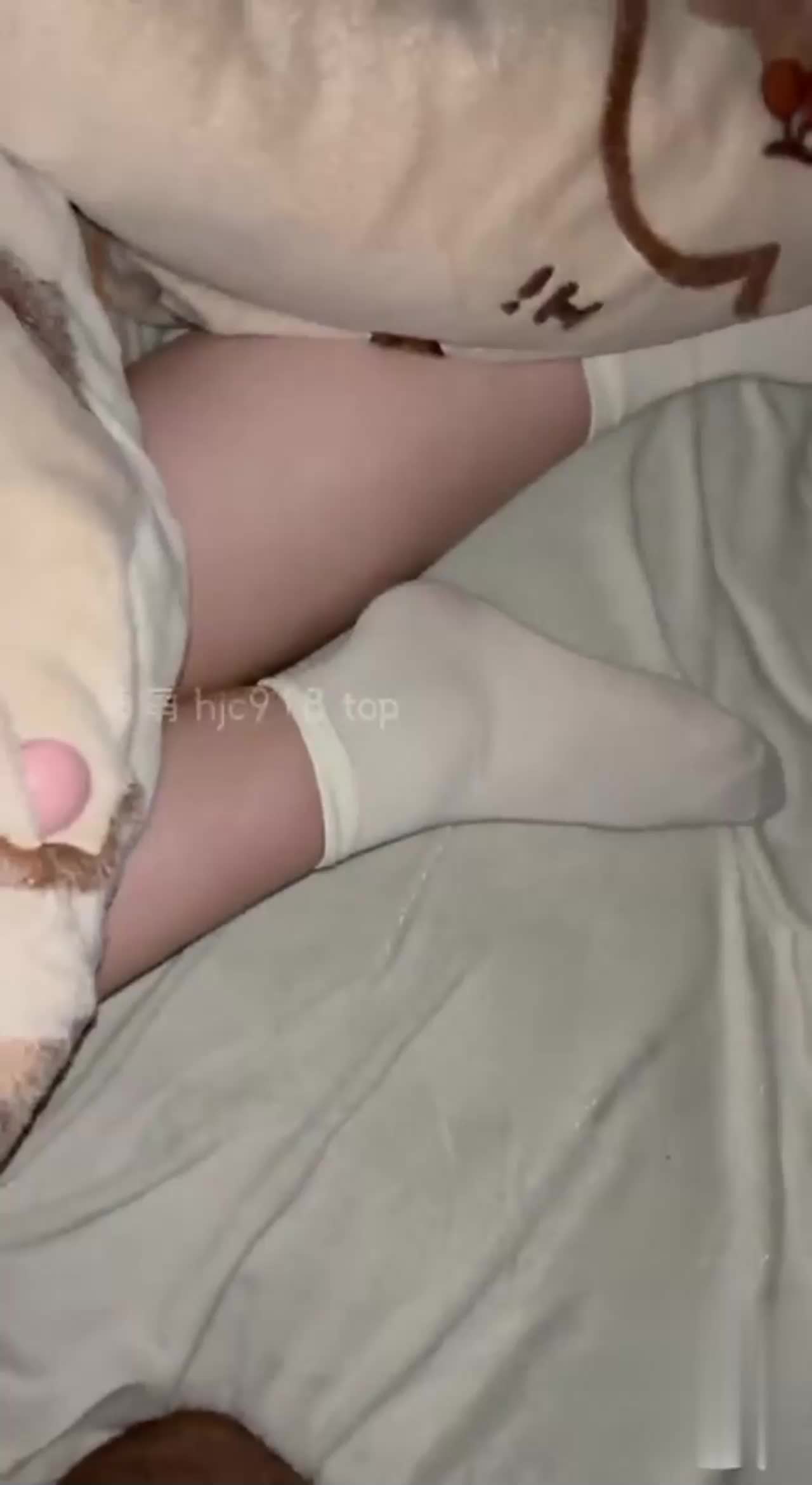 #乱伦 #狂插 #后入 #淫叫姐弟乱伦趁姐姐喝醉推门进去强制深喉插逼