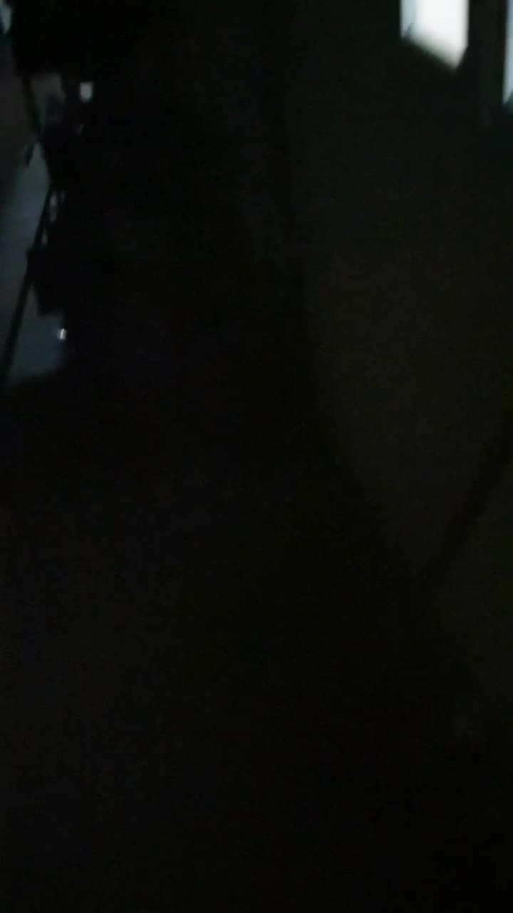 偷拍出租房女邻居️屌丝掏洞偷拍附近两个女邻居日常全裸在家 真刺激
