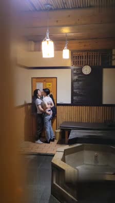北投知名温泉汤旅偷拍两个大奶妹子洗澡
