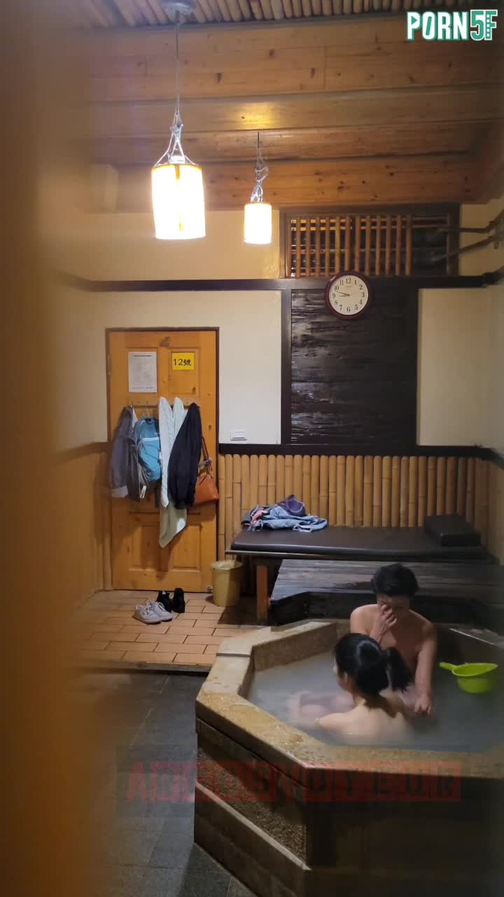 #洗澡 #北投温泉 情侣私人温泉旅馆被暗藏摄像头偷拍