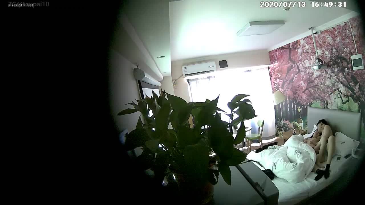 民宿偷拍 小情侣各种姿势打炮 站起来操 抱起来操