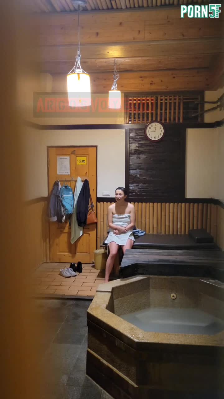#洗澡 #北投温泉 情侣私人温泉旅馆被暗藏摄像头偷拍