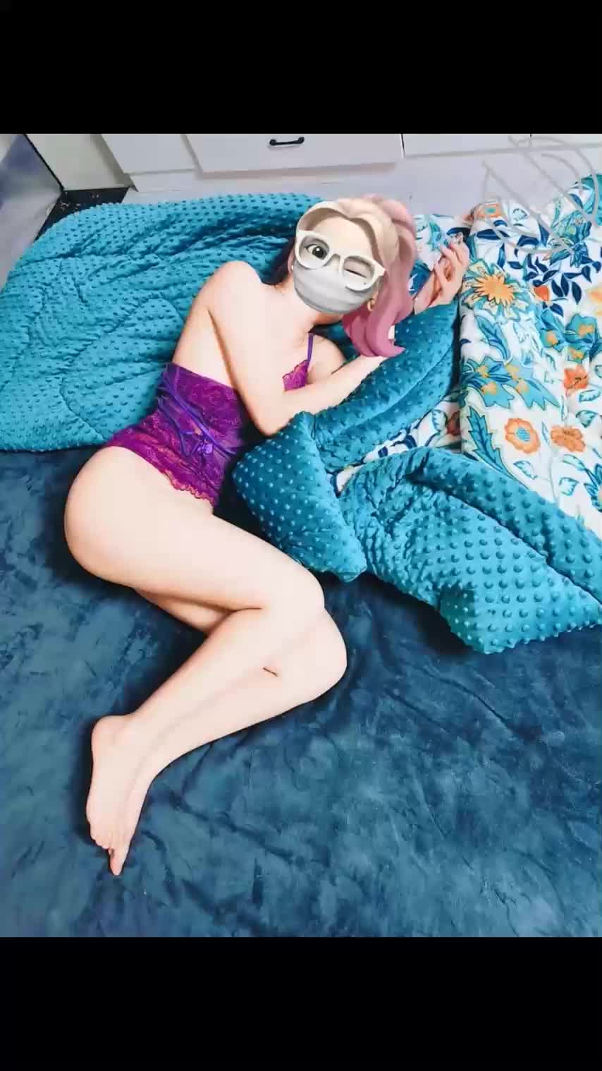 #乱伦 #反差婊 #第一视角 #热点事件 #偷情姐弟一世情姐姐穿着姐夫买的情趣内衣跟亲弟弟做爱事后直呼骚逼都被操疼了