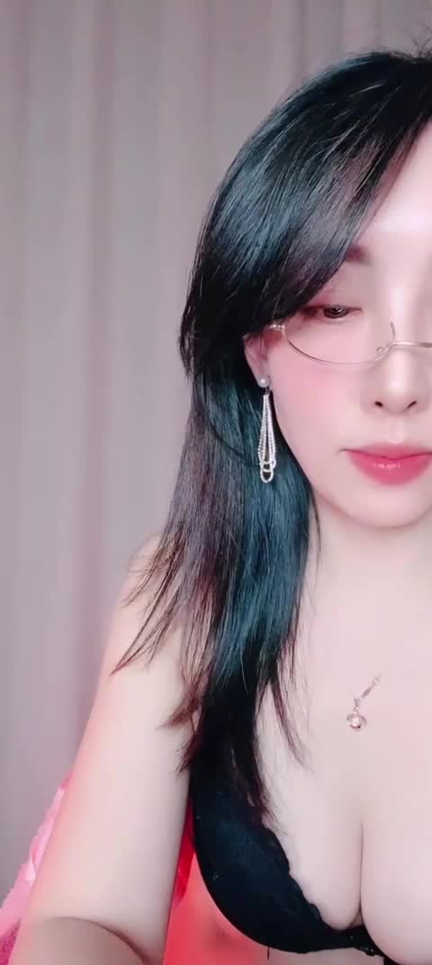 #丝袜 #美女 #高颜值 #美胴 #直播高颜值御姐美女主播直播脱衣后背诱惑