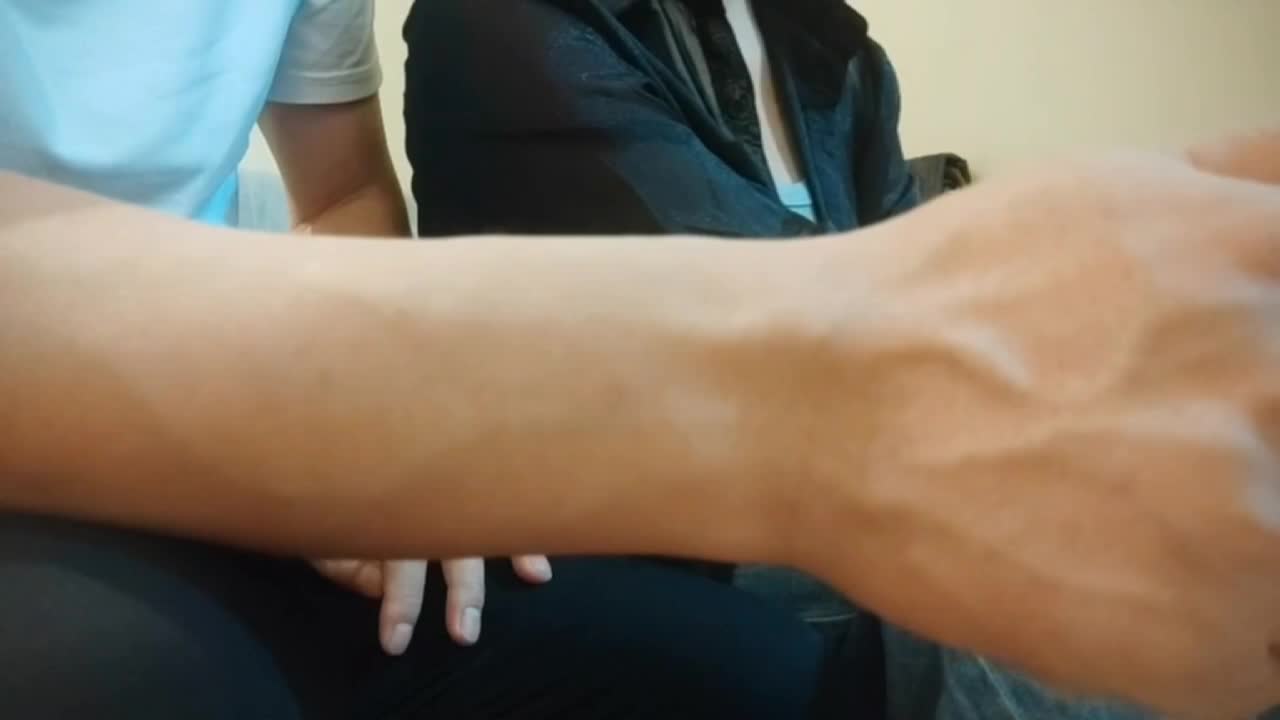 漂亮大奶良家 这样太快了不要你放开 不行你怎么这样干嘛强迫我 身材丰满大肥臀性格不错第一次见面被强行脱衣无套内射