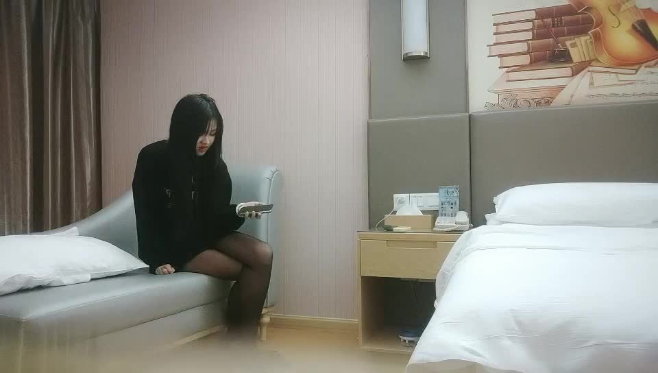 #口交 #女上位 #偷拍自拍 #探花 #素人纹身哥酒店约炮极品黑丝少妇穿上高跟鞋先抠后操各种姿势啪啪