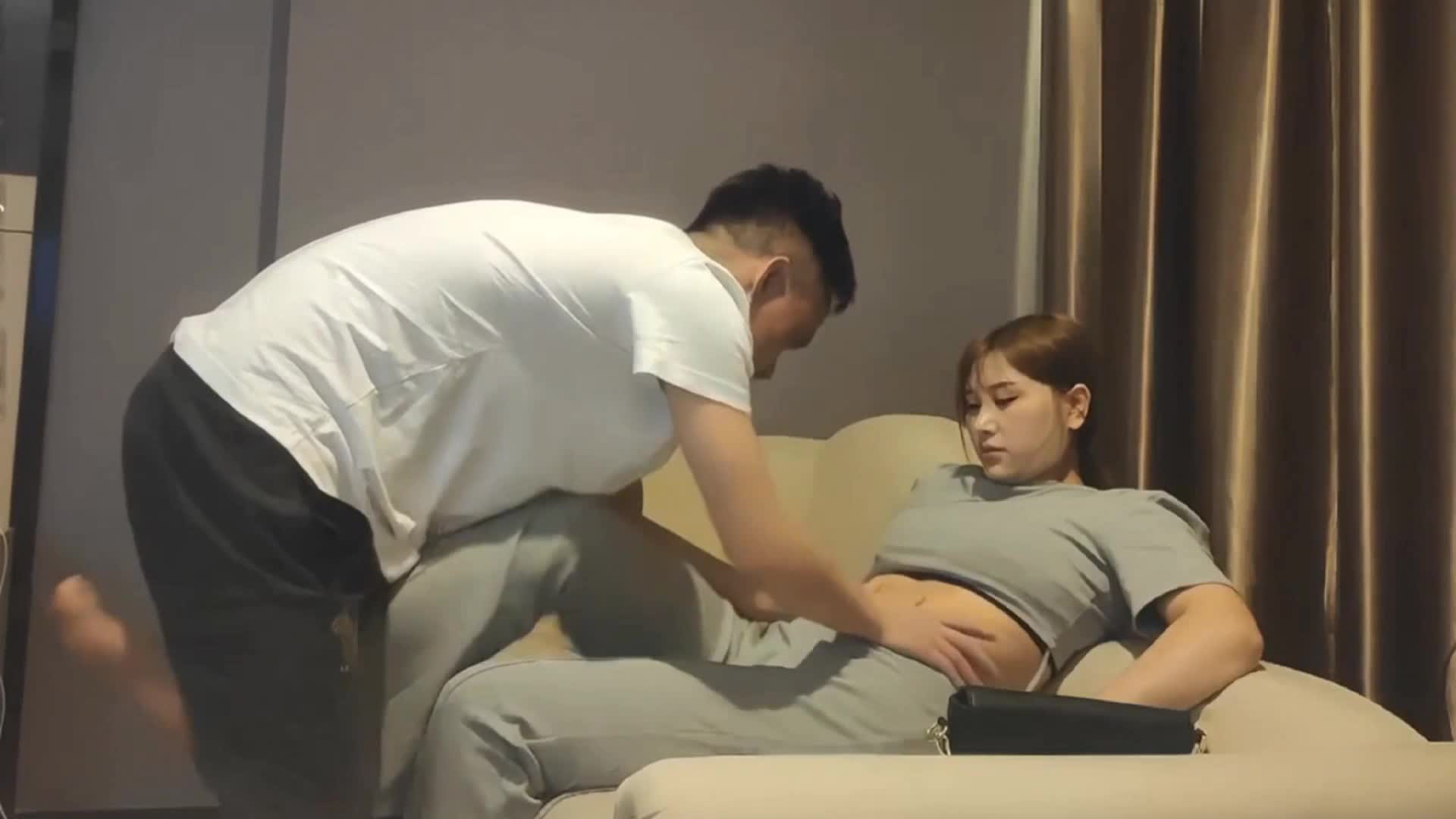 漂亮大奶美女吃鸡啪啪 啊啊好爽舒服 太累了干不动了 身材丰腴前凸后翘 被操的很舒坦 可惜哥们有点力不从心37分钟