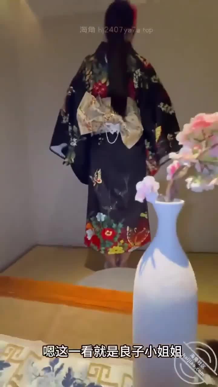 #乱伦 #口交 #偷拍自拍 #业余真实 #叫床会喷水的亲姐姐超清原创继汉服后再让姐姐穿和服狂舔潮喷尿我嘴里全部吞下人美逼遭罪