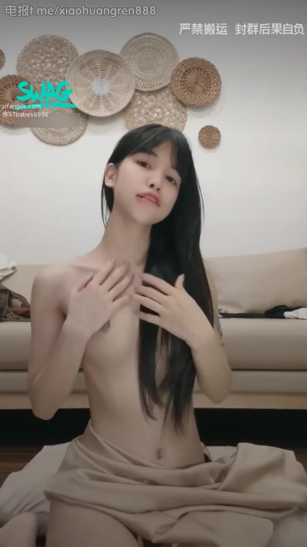 #自慰 #手指插入 #无毛粉嫩白 #丝袜 #美女SWAG越南美女自慰
