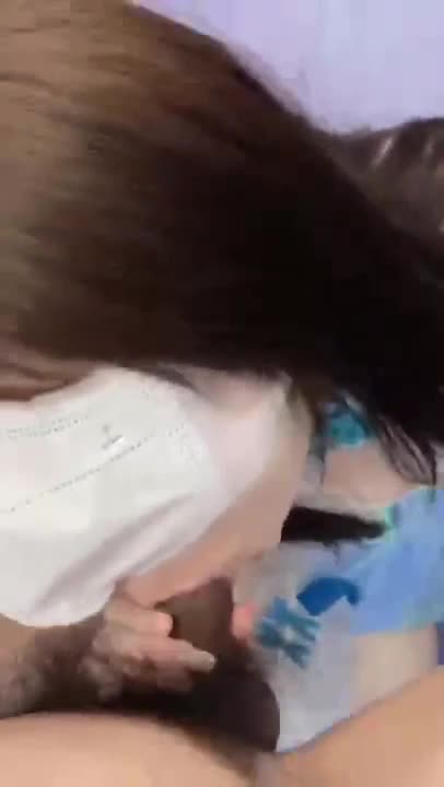 #口交 #素人 #第一视角 #业余真实 #性交少见两个逼洞
