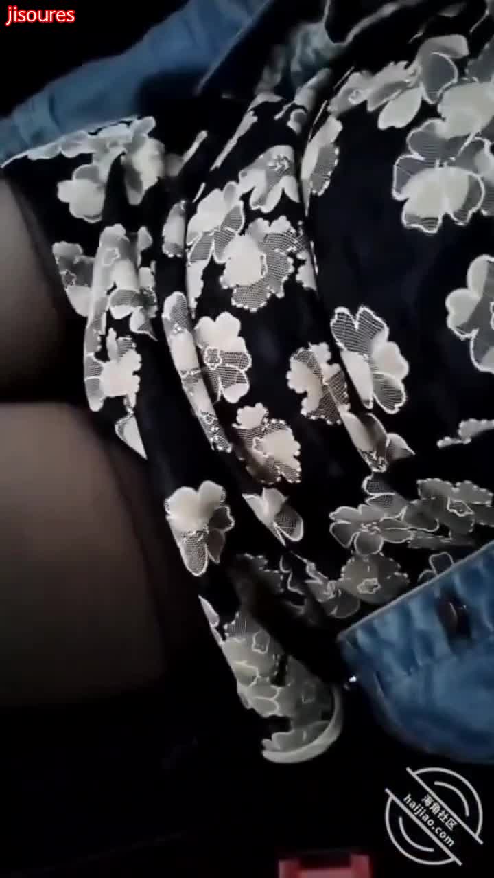 妹妹在车上口交肏逼，我又内射了>>>进入搜索群,搜索随机触发