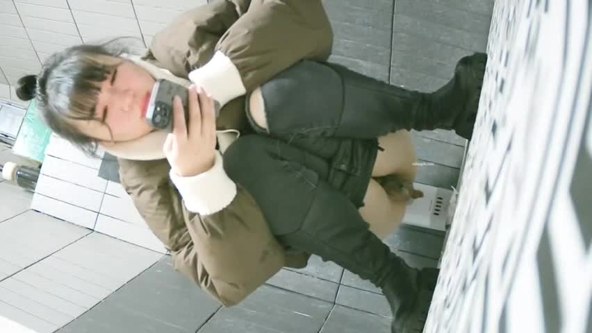 #偷窥 #偷拍自拍 #素人 #业余真实 #诱惑近距离厕拍前后视角