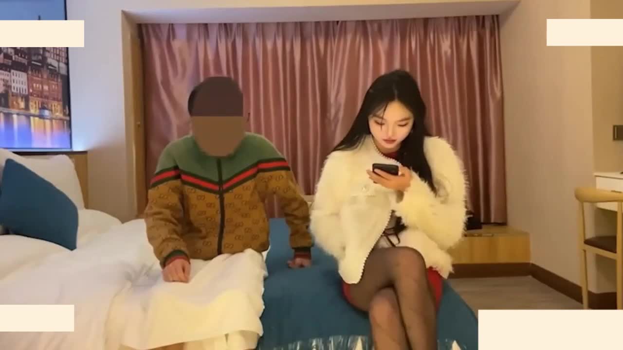“关灯我害怕”微胖黑丝高挑美女约炮各种矫情，最后被忽悠无套中出内射